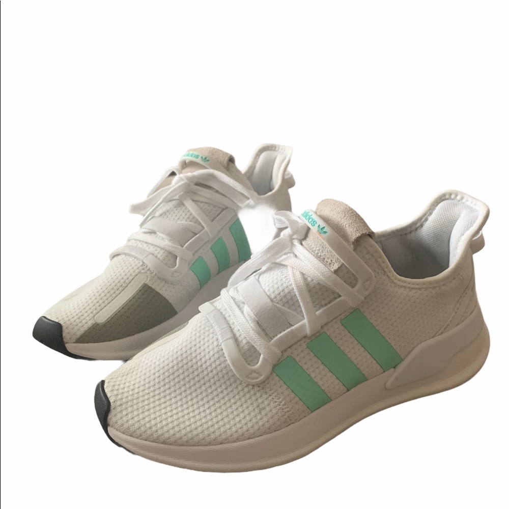 Women’s Adidas sz 7